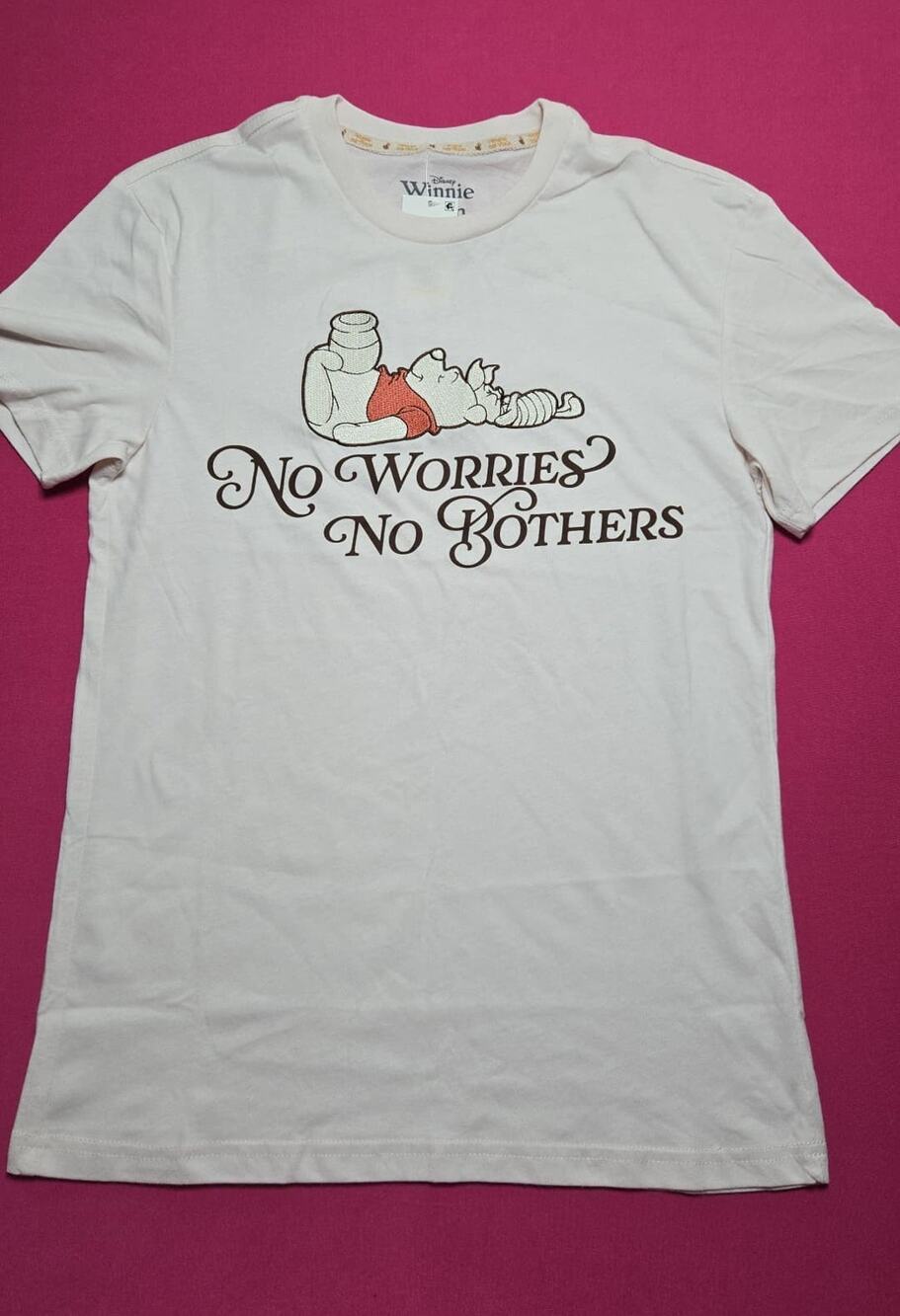 Disney Winnie the Pooh Women’s Pink Graphic T‑Shirt Size S No Worries New